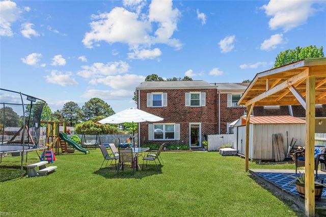 4300 Midhurst LN, Chesapeake, VA 23321