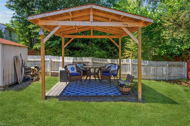 4300 Midhurst LN, Chesapeake, VA 23321