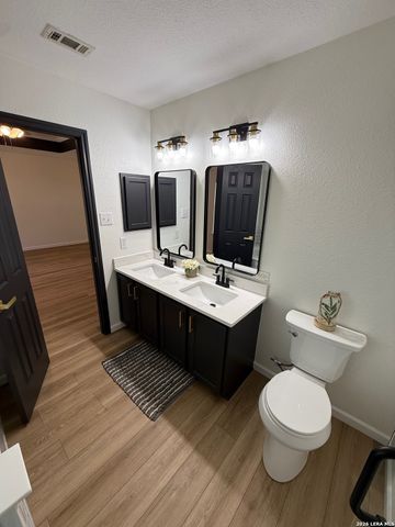 7847 Oakdale Park, San Antonio, TX 78254