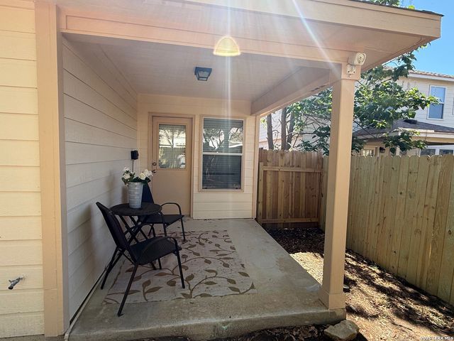 7847 Oakdale Park, San Antonio, TX 78254