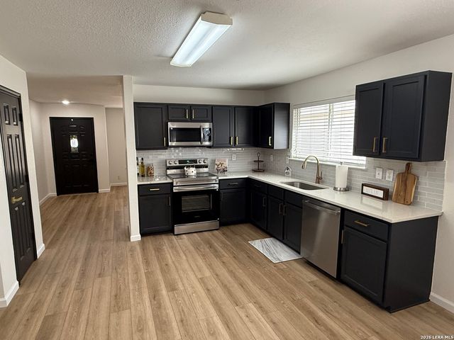 7847 Oakdale Park, San Antonio, TX 78254