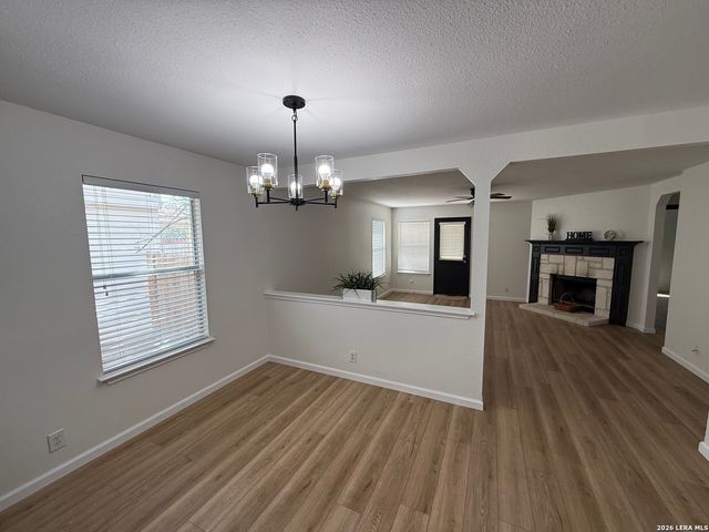 7847 Oakdale Park, San Antonio, TX 78254