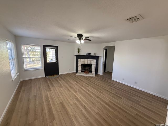 7847 Oakdale Park, San Antonio, TX 78254