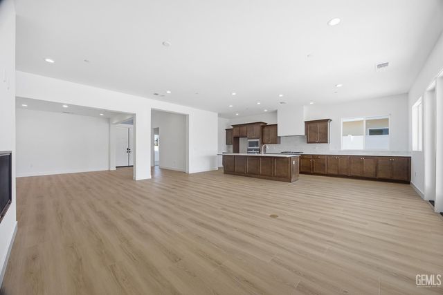 12911 Altair Court, Bakersfield, CA 93312