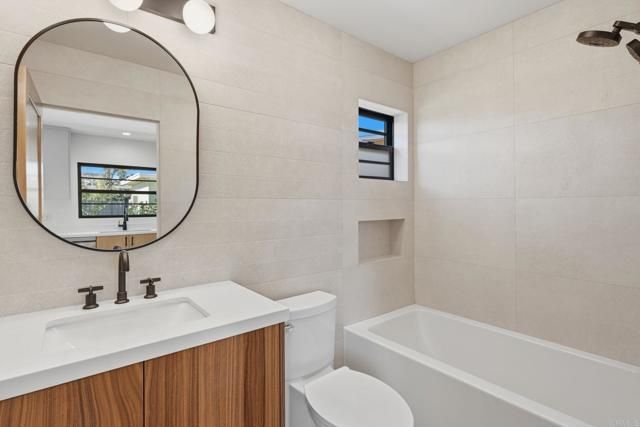 1065 Buena Vista, Carlsbad, CA 92008