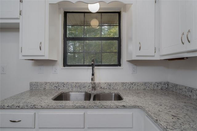 609 8th SW, Fayette, AL 35555