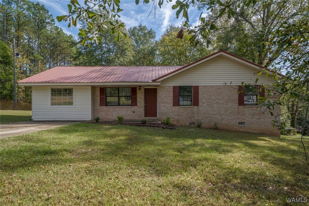 609 8th SW, Fayette, AL 35555