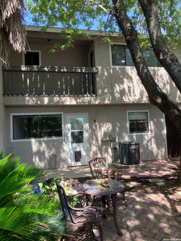 8702 Stream Circle, San Antonio, TX 78250