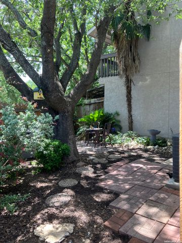 8702 Stream Circle, San Antonio, TX 78250