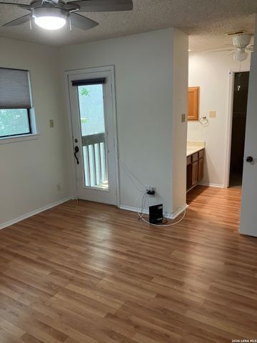 8702 Stream Circle, San Antonio, TX 78250