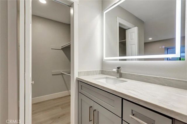 93 Streamwood, Irvine, CA 92620
