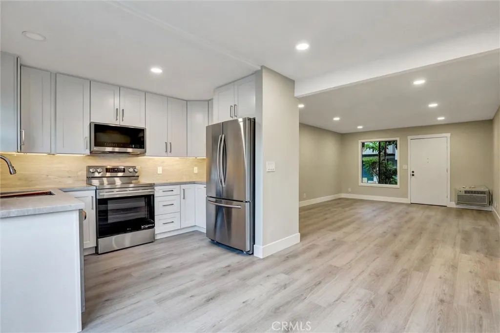 93 Streamwood, Irvine, CA 92620