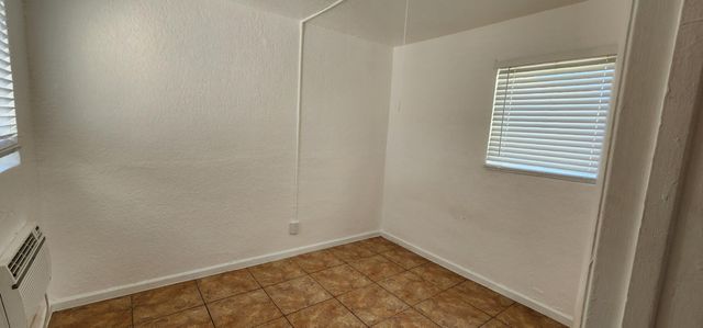 620 NW 7th Avenue 28, Pompano Beach, FL 33060