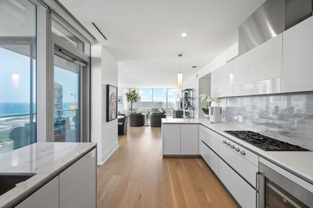 363 E Wacker Drive 3109, Chicago, IL 60601