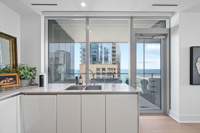 363 E Wacker Drive 3109, Chicago, IL 60601