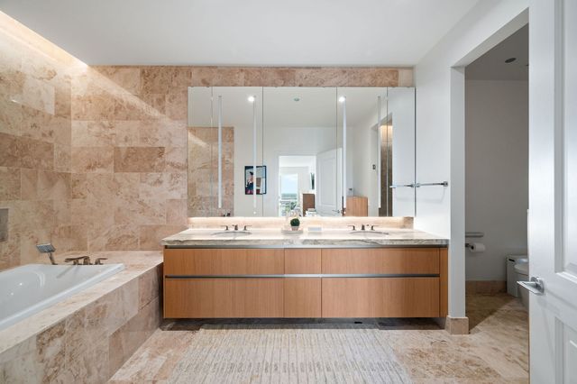 363 E Wacker Drive 3109, Chicago, IL 60601