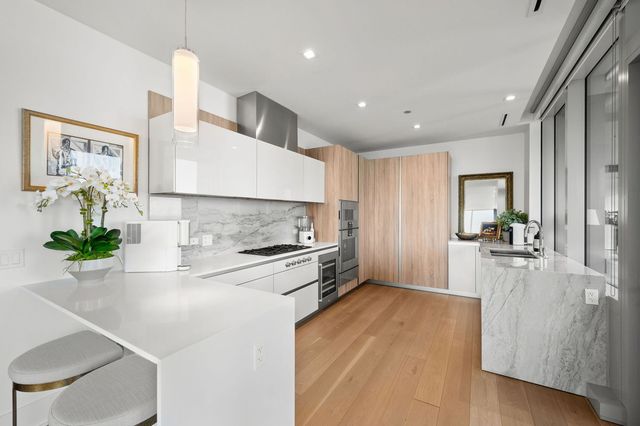 363 E Wacker Drive 3109, Chicago, IL 60601