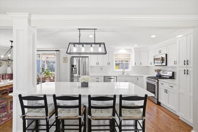 137 Robert Rd, Dedham, MA 02026