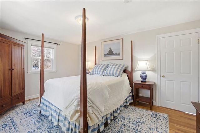 137 Robert Rd, Dedham, MA 02026