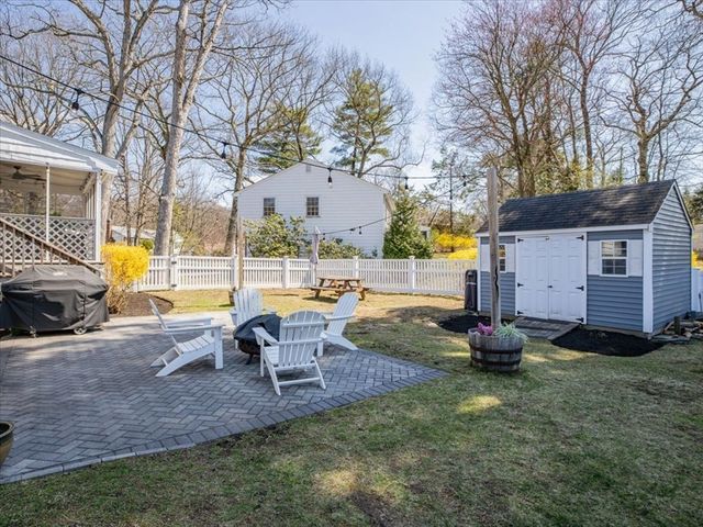 137 Robert Rd, Dedham, MA 02026