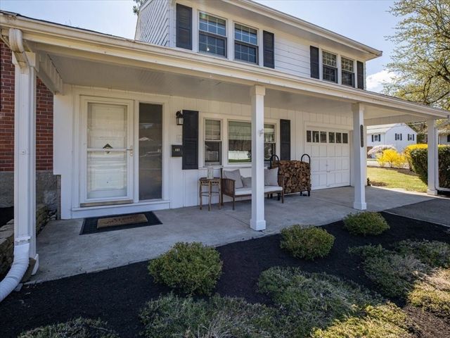 137 Robert Rd, Dedham, MA 02026