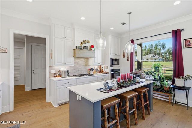 173 Fallen Oaks Drive, Brandon, MS 39047