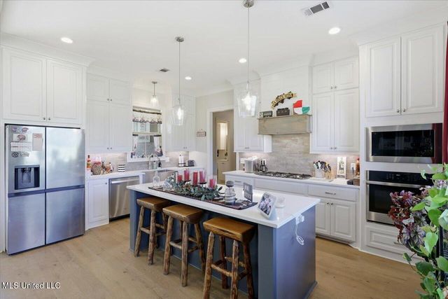 173 Fallen Oaks Drive, Brandon, MS 39047