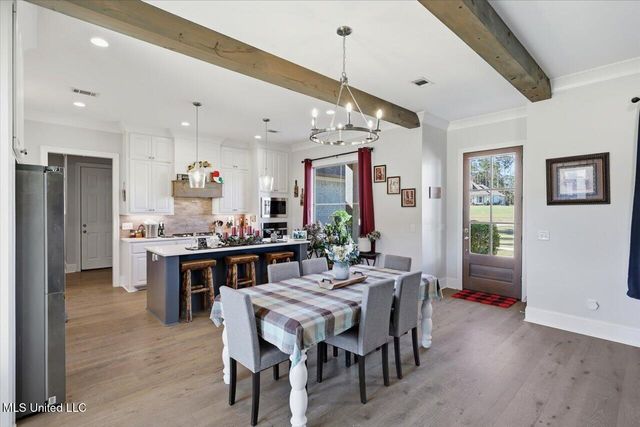 173 Fallen Oaks Drive, Brandon, MS 39047