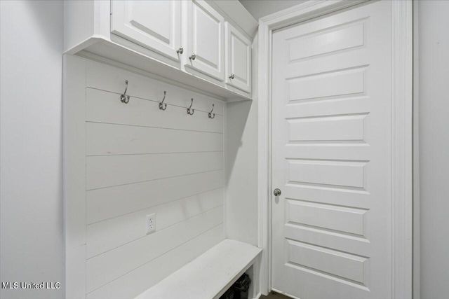 173 Fallen Oaks Drive, Brandon, MS 39047