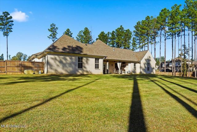 173 Fallen Oaks Drive, Brandon, MS 39047