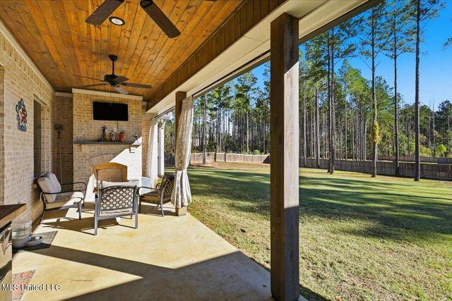 173 Fallen Oaks Drive, Brandon, MS 39047