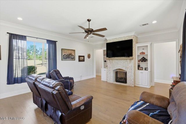 173 Fallen Oaks Drive, Brandon, MS 39047