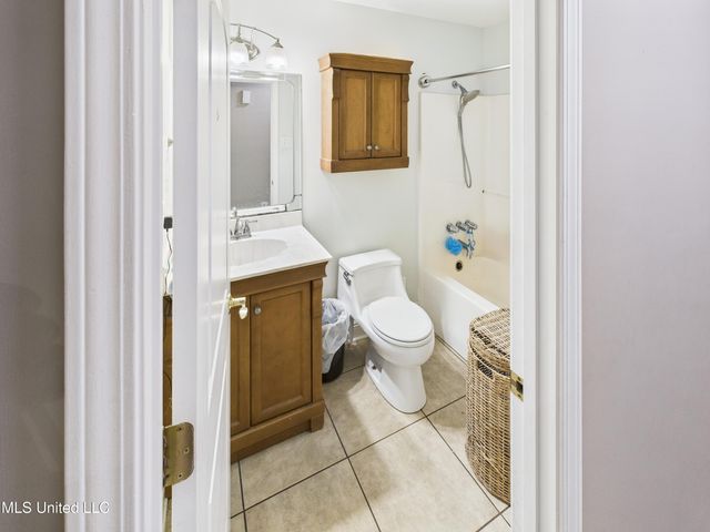 808 Orange Street, Ocean Springs, MS 39564