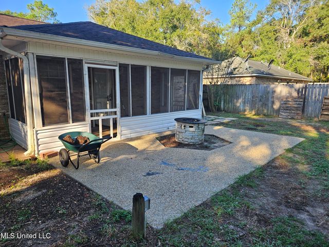 808 Orange Street, Ocean Springs, MS 39564