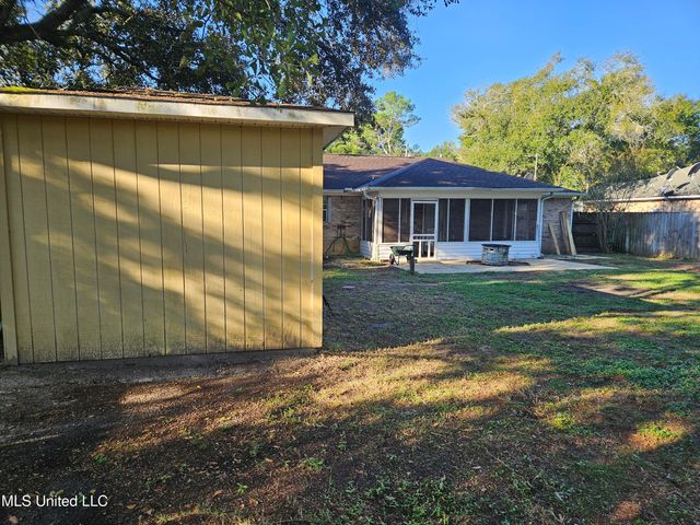 808 Orange Street, Ocean Springs, MS 39564