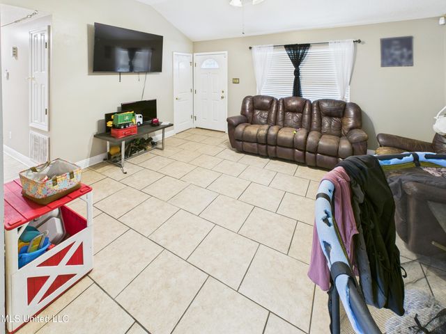 808 Orange Street, Ocean Springs, MS 39564