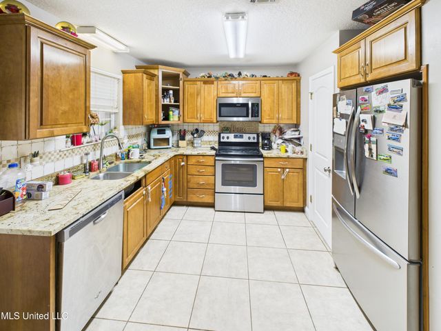 808 Orange Street, Ocean Springs, MS 39564
