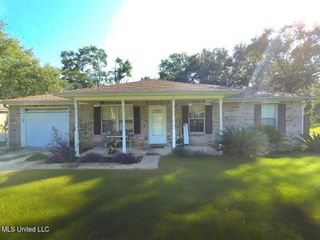 808 Orange Street, Ocean Springs, MS 39564
