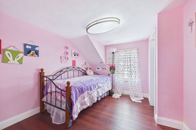 7 Wayne St, Fairhaven, MA 02719