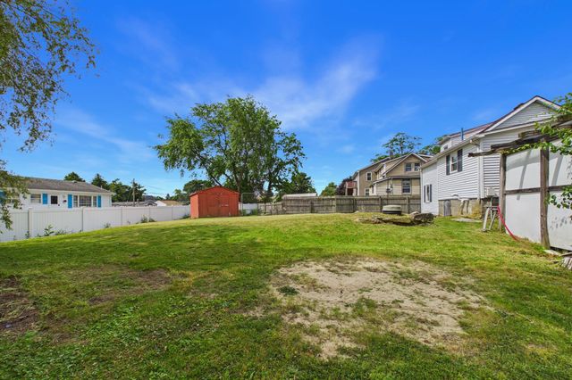 7 Wayne St, Fairhaven, MA 02719