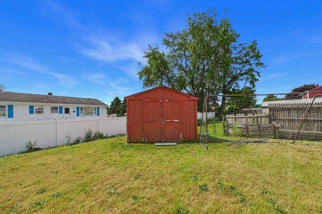 7 Wayne St, Fairhaven, MA 02719