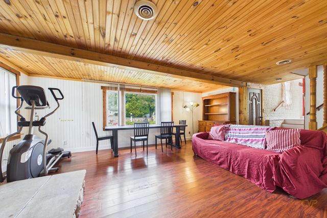 7 Wayne St, Fairhaven, MA 02719