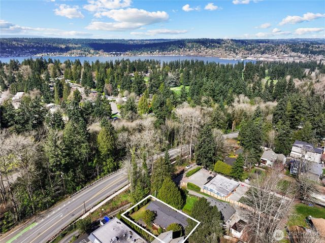 6822 NE 153rd Pl, Kenmore, WA 98028