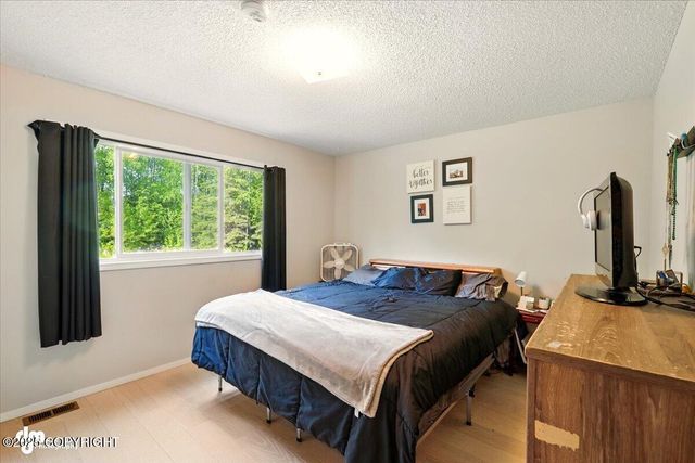 751 W Crestwood Avenue, Wasilla, AK 99654