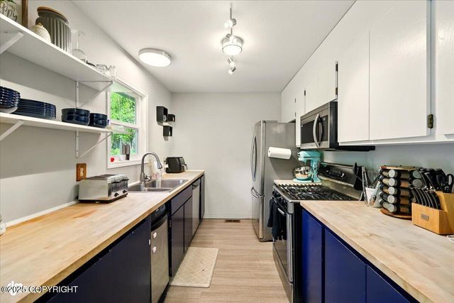 751 W Crestwood Avenue, Wasilla, AK 99654