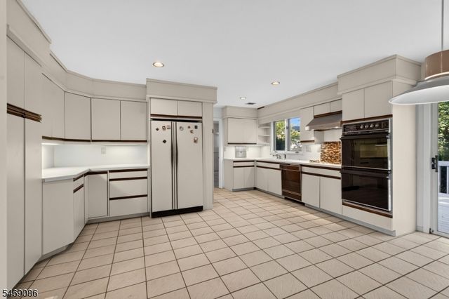 832 Creslyn Ct, Union Twp., NJ 07083