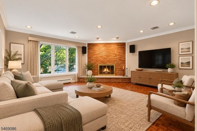 832 Creslyn Ct, Union Twp., NJ 07083