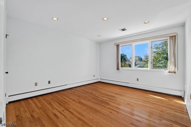 832 Creslyn Ct, Union Twp., NJ 07083