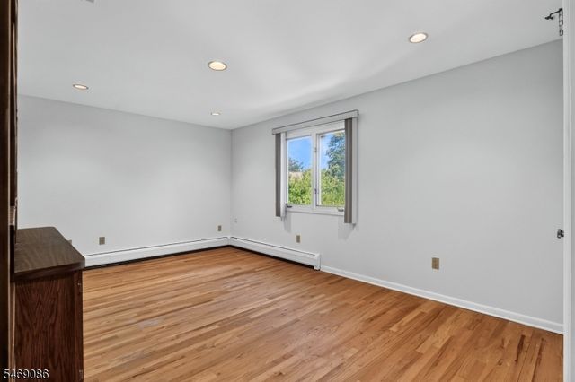 832 Creslyn Ct, Union Twp., NJ 07083
