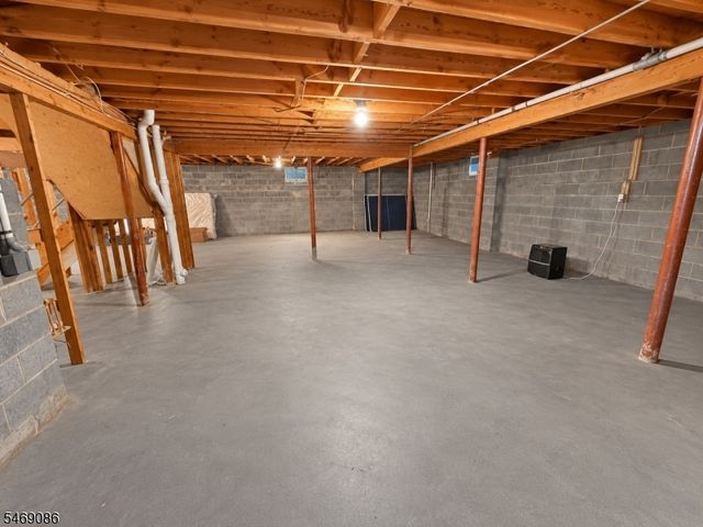 832 Creslyn Ct, Union Twp., NJ 07083